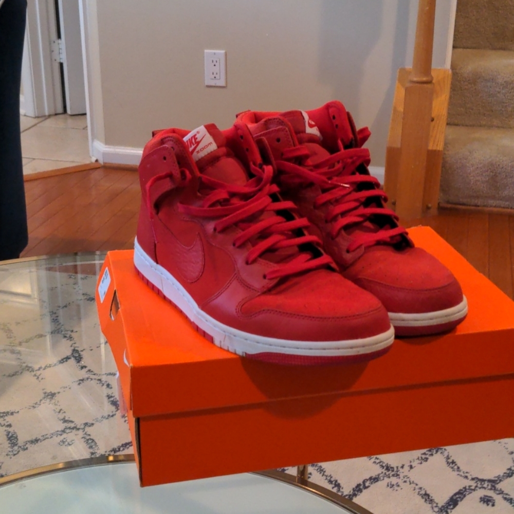 Nike Retro high tops (Red)